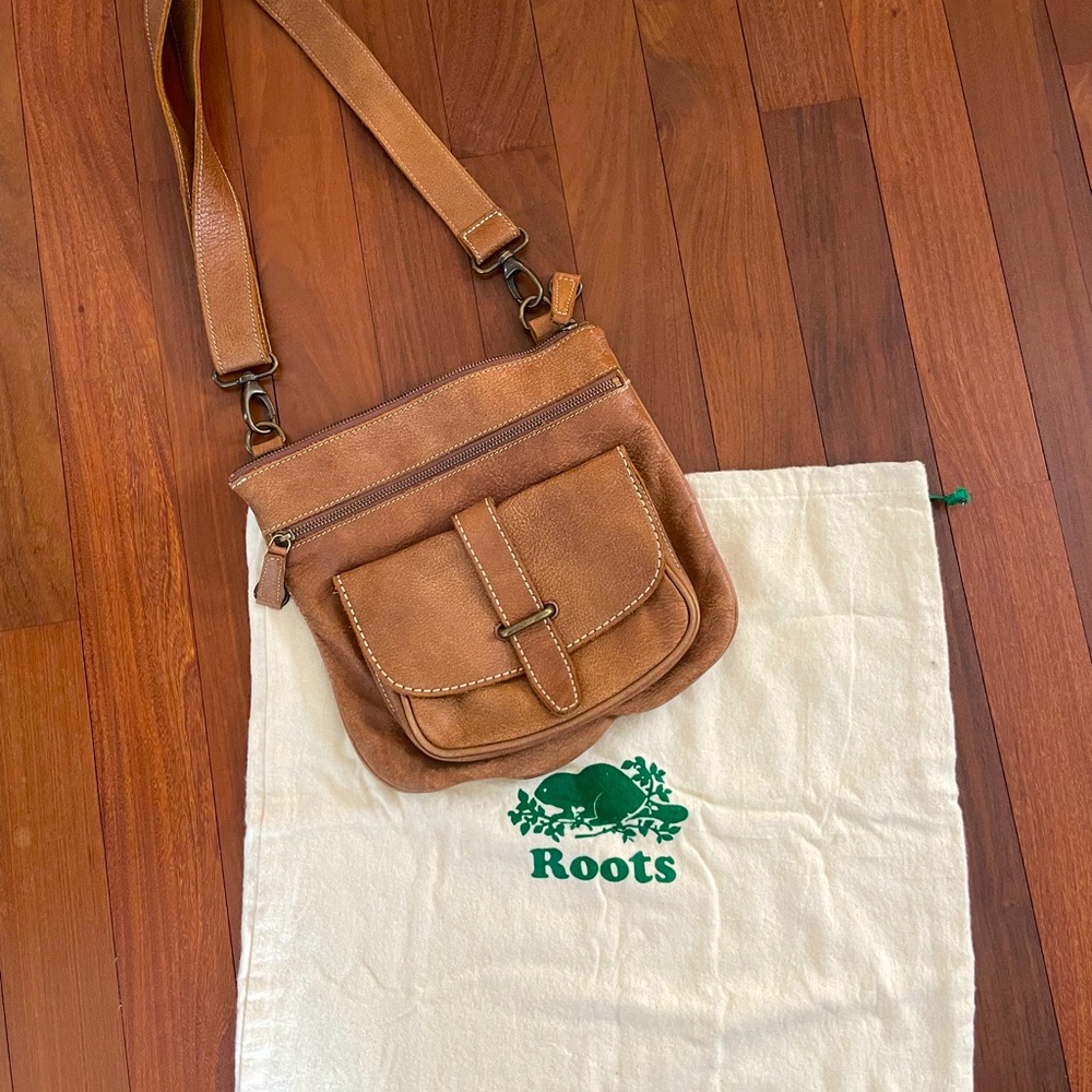 Roots Saddle Crossbody Purse in Tribe Leather